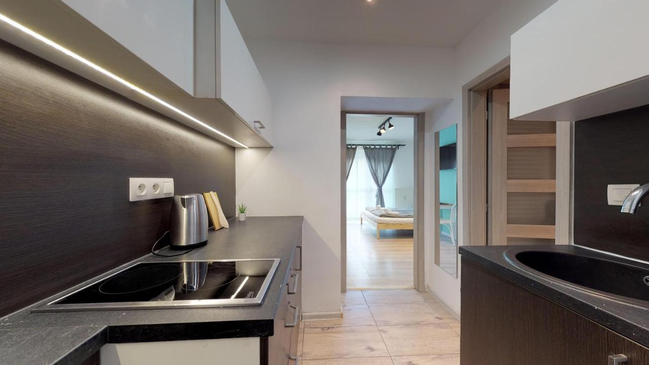 ברטיסלאבה Studio Steps From Nivy & Main Bus Station מראה חיצוני תמונה