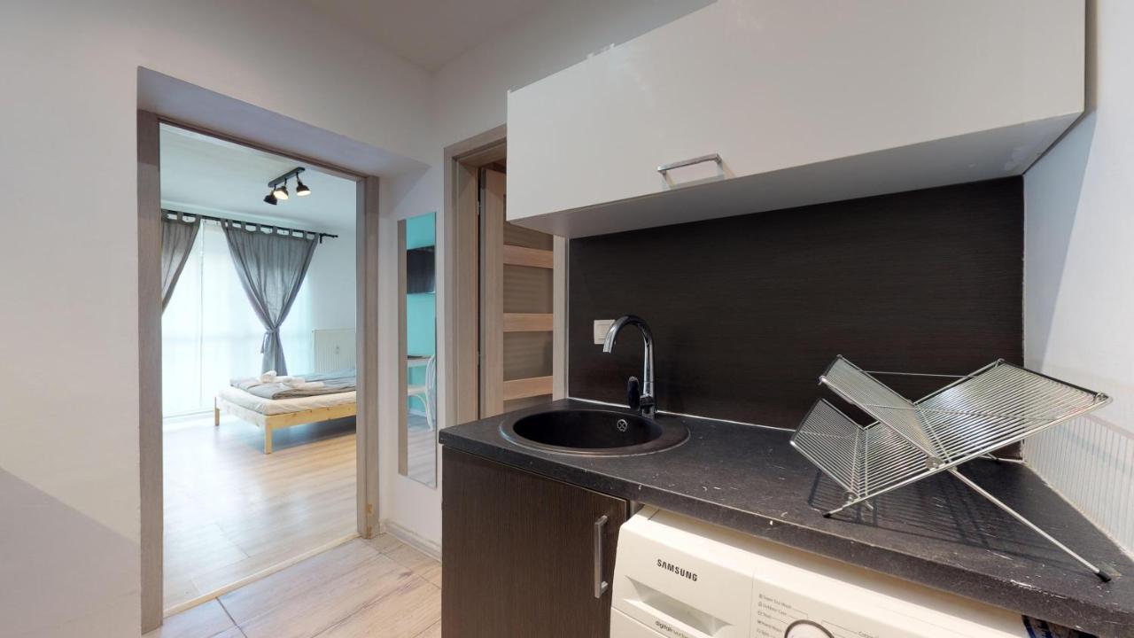 ברטיסלאבה Studio Steps From Nivy & Main Bus Station מראה חיצוני תמונה